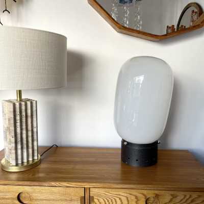 Space age bubble table lamp in Murano glass and metal by Mazzega. Italy 1970. in the style of Stilnovo, Joe Colombo, Arteluce, Arredoluce, Lumi, Luci, Rggiani, Sciolari, Werner Pantone, Luigi Colani, Raak, Angelo Lelii, Francesco Bocola, Superstudio, Enrico Tronconi, Mario Bellini, Harvey Guzzini, Luigi Massoni, Martinelli, Pierre Cardin, Fabio Lenci, Fontana Arte, Artemide, Arteluce, Arredoluce, Luigi Caccia Dominioni, Venini, Vistosi, La Murrina, Aldo Carlo Nason floor sconces mid-century chandelier