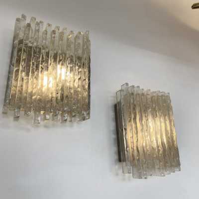 Pair of wall lights in hammered glass and metal by Poliarte. Italy 1970 murano mazzega venini vistosi la murrina aldo carlo nason