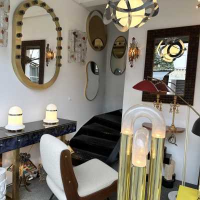 Pair of Murano glass and chromed metal table lamps by Reggiani. Italy 1970. in the style of Venini, Vistosi, La Murrina, Aldo Carlo Nason, Mazzega, Esperia, Stilnovo, Artemide, Arteluce, Arredoluce, Memphis style, Ettore Sottsass, Joe Colombo, Lumi, Luci, Rggiani, Sciolari, Werner Pantone, Luigi Colani, Raak, Angelo Lelii, Angelo Brotto, Enrico Tronconi, Mario Bellini, Harvey Guzzini, Pierre Cardin floor lamp chandelier wall lights brass mid-century modern space age 1980