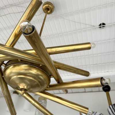 Chandelier or suspension sputnik or brass fireworks. Italy 1950. in the style of Venini, Vistosi, Veronese, La Murrina, Stilux, Aldo Carlo Nason, Stilnovo, Joe Colombo, Arteluce, Arredoluce, Lumi, Luci, Rggiani, Sciolari, Werner Pantone, Luigi Colani, Raak, Angelo Lelii, Angelo Brotto, Esperia, Francesco Bocola, Superstudio, Enrico Tronconi, Mario Bellini, Harvey Guzzini, Luigi Massoni, Martinelli, Pierre Cardin, Fabio Lenci, Gio Ponti floor lamps mid-century modern space age metal chrome