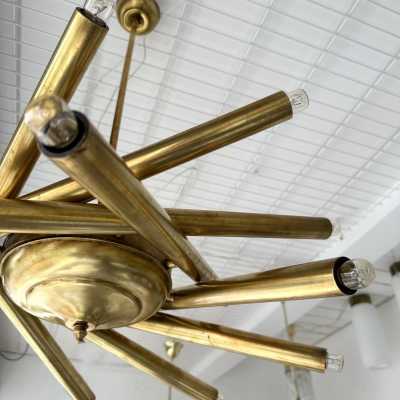 Chandelier or suspension sputnik or brass fireworks. Italy 1950. in the style of Venini, Vistosi, Veronese, La Murrina, Stilux, Aldo Carlo Nason, Stilnovo, Joe Colombo, Arteluce, Arredoluce, Lumi, Luci, Rggiani, Sciolari, Werner Pantone, Luigi Colani, Raak, Angelo Lelii, Angelo Brotto, Esperia, Francesco Bocola, Superstudio, Enrico Tronconi, Mario Bellini, Harvey Guzzini, Luigi Massoni, Martinelli, Pierre Cardin, Fabio Lenci, Gio Ponti floor lamps mid-century modern space age metal chrome