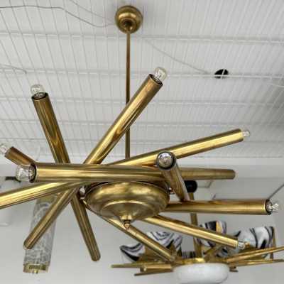 Chandelier or suspension sputnik or brass fireworks. Italy 1950. in the style of Venini, Vistosi, Veronese, La Murrina, Stilux, Aldo Carlo Nason, Stilnovo, Joe Colombo, Arteluce, Arredoluce, Lumi, Luci, Rggiani, Sciolari, Werner Pantone, Luigi Colani, Raak, Angelo Lelii, Angelo Brotto, Esperia, Francesco Bocola, Superstudio, Enrico Tronconi, Mario Bellini, Harvey Guzzini, Luigi Massoni, Martinelli, Pierre Cardin, Fabio Lenci, Gio Ponti floor lamps mid-century modern space age metal chrome