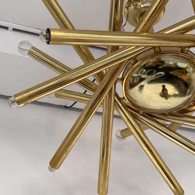 Sputnik suspension chandelier in brass and glass. Italy 1950 stilnovo arredoluce arteluce sciolari reggiani 1960 1970