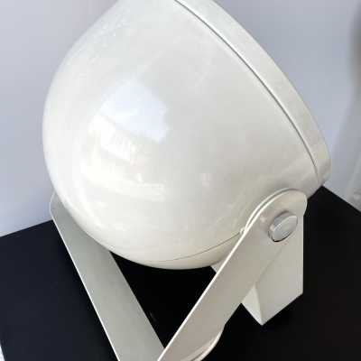 Spot-style table lamp in white lacquered and chromed metal by Targetti Sankey. Italy 1970. in the style of Reggiani, Sciolari, Francesco Buzzi Ceriani, Stilnovo, Angelo Brotto for Esperia, Aldo Carlo Nason for Mazzega, Venini, Vistosi, La Murrina, Toni Zuccheri, Fontana Arte, Artemide, Arteluce, Arredoluce, Luigi Caccia Dominioni , Stilux. floor lamp chandelier suspension sconces
