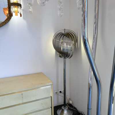 Metal space age spiral floor lamp by Henri Mathieu. France 1970. in the style of Venini, Vistosi, Veronese, La Murrina, Stilux, Aldo Carlo Nason, Stilnovo, Joe Colombo, Arteluce, Arredoluce, Lumi, Luci, Rggiani, Sciolari, Werner Pantone, Luigi Colani, Raak, Angelo Lelii, Angelo Brotto, Esperia, Francesco Bocola, Superstudio, Enrico Tronconi, Mario Bellini, Harvey Guzzini, Luigi Massoni, Martinelli, Pierre Cardin, Fabio Lenci, Gio Ponti. mid-century stainless steel chandelier lamps