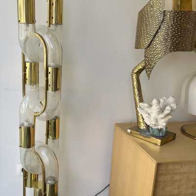 Chain floor lamp in brass and Murano glass. Aldo Nason for Mazzega. Italy 1970. in the style of Venini, Vistosi, La Murrina, Seguso, Carlo Nason, Poliarte, Esperia, Angelo Brotto, Stilnovo, Arteluce, Arredoluce, Artemide, Pierre Cardin, Lumi, Luci, Raak, Angelo Lelii, Francesco Bocola, Superstudio , Enrico Tronconi. chandelier lamps chrome metal stainless steel mid-century modern space age 1980