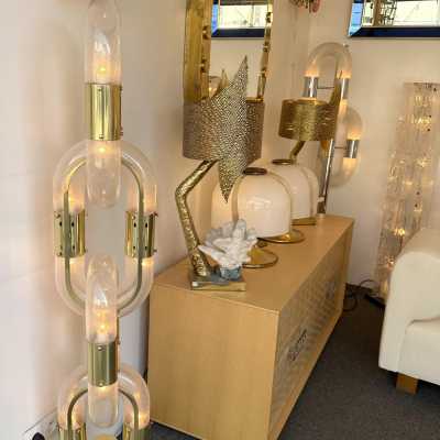 Chain floor lamp in brass and Murano glass. Aldo Nason for Mazzega. Italy 1970. in the style of Venini, Vistosi, La Murrina, Seguso, Carlo Nason, Poliarte, Esperia, Angelo Brotto, Stilnovo, Arteluce, Arredoluce, Artemide, Pierre Cardin, Lumi, Luci, Raak, Angelo Lelii, Francesco Bocola, Superstudio , Enrico Tronconi. chandelier lamps chrome metal stainless steel mid-century modern space age 1980