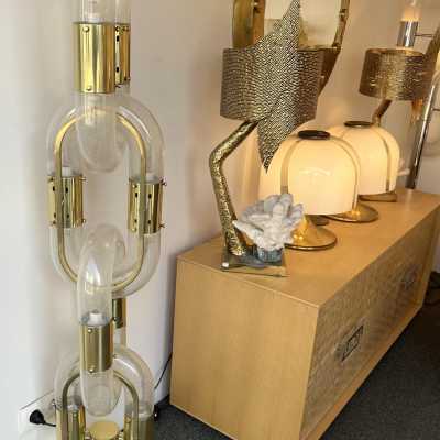 Chain floor lamp in brass and Murano glass. Aldo Nason for Mazzega. Italy 1970. in the style of Venini, Vistosi, La Murrina, Seguso, Carlo Nason, Poliarte, Esperia, Angelo Brotto, Stilnovo, Arteluce, Arredoluce, Artemide, Pierre Cardin, Lumi, Luci, Raak, Angelo Lelii, Francesco Bocola, Superstudio , Enrico Tronconi. chandelier lamps chrome metal stainless steel mid-century modern space age 1980
