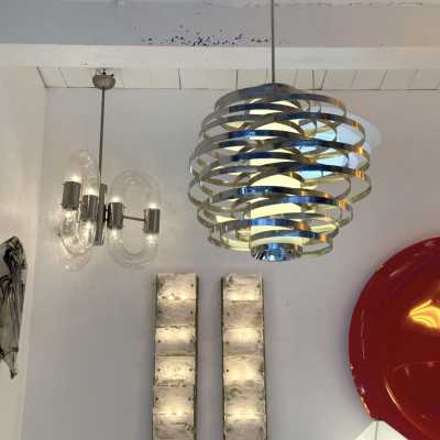 Mario Bellini, Harvey Guzzini, Luigi Massoni, Martinelli, Pierre Luster or Chain ring suspension in Murano glass and silver nickel-plated brass by Aldo Nason for Mazzega. Italy 1970. in the style of Venini, Veronese, La Murrina, Carlo Nason, Stilnovo, Joe Colombo, Arteluce, Arredoluce, Lumi, Luci, Rggiani, Sciolari, Werner Pantone, Luigi Colani, Raak, Angelo Lelii, Angelo Brotto, Esperia, Enrico Tronconi, Cardin, brass wall lamps mid-century modern space age chome metal