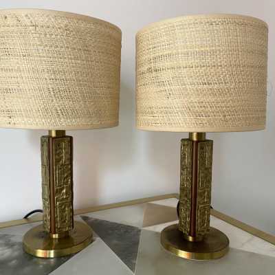 Pair of brass and wood sculpture lamps by Angelo Brotto for Esperia. Italy 1970. Pretty lampshades in raffia or rattan. in the style of Reggiani, Sciolari, Francesco Buzzi Ceriani, Stilnovo, Aldo Carlo Nason for Mazzega, Venini, Vistosi, La Murrina, Toni Zuccheri, Fontana Arte, Artemide, Arteluce, Arredoluce, Luigi Caccia Dominioni. floor lamp wall gilt bronze mid-century modern sculpture