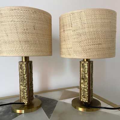 Pair of brass and wood sculpture lamps by Angelo Brotto for Esperia. Italy 1970. Pretty lampshades in raffia or rattan. in the style of Reggiani, Sciolari, Francesco Buzzi Ceriani, Stilnovo, Aldo Carlo Nason for Mazzega, Venini, Vistosi, La Murrina, Toni Zuccheri, Fontana Arte, Artemide, Arteluce, Arredoluce, Luigi Caccia Dominioni. floor lamp wall gilt bronze mid-century modern sculpture