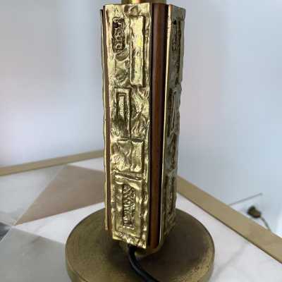 Pair of brass and wood sculpture lamps by Angelo Brotto for Esperia. Italy 1970. Pretty lampshades in raffia or rattan. in the style of Reggiani, Sciolari, Francesco Buzzi Ceriani, Stilnovo, Aldo Carlo Nason for Mazzega, Venini, Vistosi, La Murrina, Toni Zuccheri, Fontana Arte, Artemide, Arteluce, Arredoluce, Luigi Caccia Dominioni. floor lamp wall gilt bronze mid-century modern sculpture