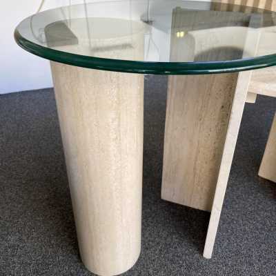 Pedestal, table or side table sculpture in travertine and glass. Italy 1980. in the style of Angelo Mangiarotti for Skipper 1970s, Carlo Scarpa for Cattelan, Memphis. mid century