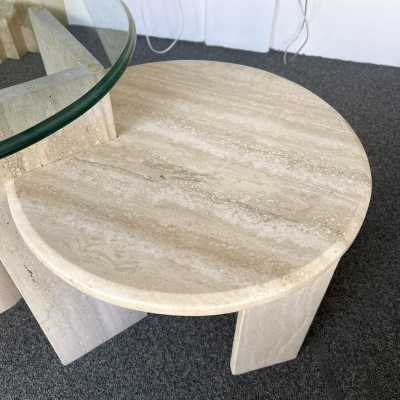 Pedestal, table or side table sculpture in travertine and glass. Italy 1980. in the style of Angelo Mangiarotti for Skipper 1970s, Carlo Scarpa for Cattelan, Memphis. mid century