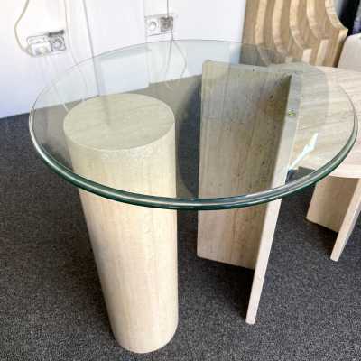 Pedestal, table or side table sculpture in travertine and glass. Italy 1980. in the style of Angelo Mangiarotti for Skipper 1970s, Carlo Scarpa for Cattelan, Memphis. mid century