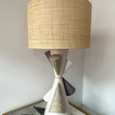 Pair of ceramic Cone table lamps by Antonio Cagianelli. Italy 2022. Contemporary work, limited edition of 10 copies. Pretty rattan raffia lampshades. Artist preserved in the permanent collections of the Museum of Decorative Arts in Paris. floor lamp chandelier mid-century modern terracotta brass contemporary art artist