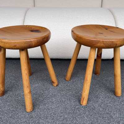 pair charlotte perriand les arcs pine wood stools 1950 1960
