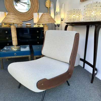 rare Pair of armchairs or armchairs model 836 in wood, lacquered metal and brass reupholstered in sand bouclé fabrics by Gianfranco Frattini for Cassina. Italy 1950. model awarded the "Compasso d'Oro" prize in 1955. Pierre Jeanneret, Chandigarh, Le Corbusier, Jean Prouvé, Charlotte Perriand, Jean Royère, Gio Ponti, Augusto Romano, Osvaldo Borsani, Joe Colombo, Vico Magistretti, Luisa Ico Parisi, Mario Bellini, Tito Agnoli, Afra Tobia Carlo Scarpa, Luciano Frigerio mid-century modern