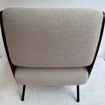 rare Pair of armchairs or armchairs model 836 in wood, lacquered metal and brass reupholstered in sand bouclé fabrics by Gianfranco Frattini for Cassina. Italy 1950. model awarded the "Compasso d'Oro" prize in 1955. Pierre Jeanneret, Chandigarh, Le Corbusier, Jean Prouvé, Charlotte Perriand, Jean Royère, Gio Ponti, Augusto Romano, Osvaldo Borsani, Joe Colombo, Vico Magistretti, Luisa Ico Parisi, Mario Bellini, Tito Agnoli, Afra Tobia Carlo Scarpa, Luciano Frigerio mid-century modern