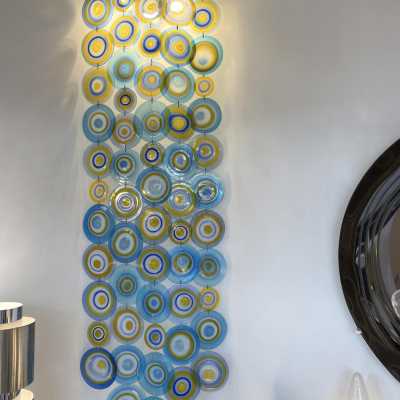rare Large Artistic Murano Glass Disc Corner Sconce by Gianmaria Potenza for La Murrina. Italy 1970. Potenza is the founder of the La Murrina factory, one of the great master glassmakers of Murano. in the style of Vistosi, Venini, Mazzega, Poliarte, Aldo Carlo Nason, Toni Zuccheri, Cenedese, Veronese. sconces floor lamp chandelier mid-century 1960 1980 1990 brass