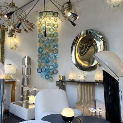 rare Large Artistic Murano Glass Disc Corner Sconce by Gianmaria Potenza for La Murrina. Italy 1970. Potenza is the founder of the La Murrina factory, one of the great master glassmakers of Murano. in the style of Vistosi, Venini, Mazzega, Poliarte, Aldo Carlo Nason, Toni Zuccheri, Cenedese, Veronese. sconces floor lamp chandelier mid-century 1960 1980 1990 brass