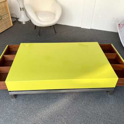 Coffee table with drawers in yellow lacquered wood and silver nickel-plated brass by Guy Lefèvre. France 1970 maison jansen willy rizzo mario sabot stainless steel chromed metal side tables