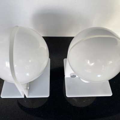 Pair of Sirio lamps in white methacrylate by Brazzoni Lampa for Harvey Guzzini. Italy 1970. in the style of Reggiani, Sciolari, Francesco Buzzi Ceriani, Stilnovo, Angelo Brotto for Esperia, Aldo Carlo Nason for Mazzega, Venini, Vistosi, La Murrina, Toni Zuccheri, Fontana Arte, Artemide, Arteluce, Arredoluce, Luigi Caccia Dominioni . mid-century lucite metal chrome chandelier sconces