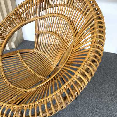 Pair of rattan and black lacquered metal armchairs. Italy 1950. design attributed to Janine Abraham. in the style of Roberto Mango, Mathieu Matégot, Vivai Del Sud, Maison Jansen, Maison et Jardin Gallery, Gio Ponti, Gianfranco Frattini, Cassina, Osvaldo Borsani, Joe Colombo, Vico Magistretti, Luisa Parisi, Mario Bellini, Tito Agnoli , Afra Tobia Carlo Scarpa, Luciano Frigerio, Sporiti, Marco Zanuso, Giulio Moscatelli, Formanova. mid-century sofa slipper chairs