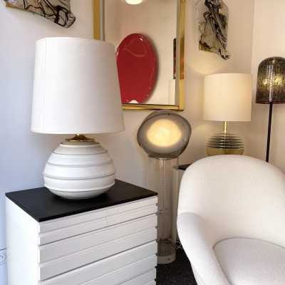 Ceramic and brass table lamp. Italy 1970. In the style of Roger Capron, Jacques Pouchain, Borderie, Les Frères Cloutier, Mado Jolain, Les 2 Potiers, Georges Jouves, Ruelland, La Borne. wall lamp chandelier suspension floor lamp