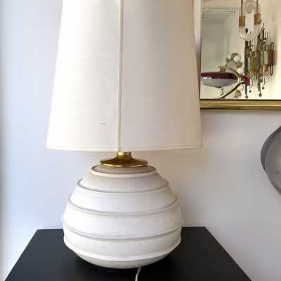 Ceramic and brass table lamp. Italy 1970. In the style of Roger Capron, Jacques Pouchain, Borderie, Les Frères Cloutier, Mado Jolain, Les 2 Potiers, Georges Jouves, Ruelland, La Borne. wall lamp chandelier suspension floor lamp