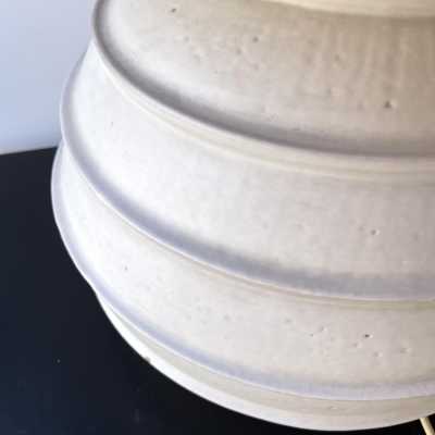 Ceramic and brass table lamp. Italy 1970. In the style of Roger Capron, Jacques Pouchain, Borderie, Les Frères Cloutier, Mado Jolain, Les 2 Potiers, Georges Jouves, Ruelland, La Borne. wall lamp chandelier suspension floor lamp