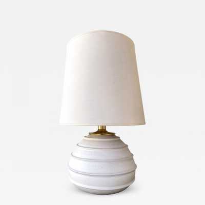 Ceramic and brass table lamp. Italy 1970. In the style of Roger Capron, Jacques Pouchain, Borderie, Les Frères Cloutier, Mado Jolain, Les 2 Potiers, Georges Jouves, Ruelland, La Borne. wall lamp chandelier suspension floor lamp