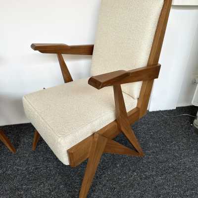Pair of wooden compass feet armchairs. Italy 1960. Design attributed to Augusto Romano. A conservative restoration was carried out. In the style of Pierre Jeanneret, Chandigarh, Le Corbusier, Jean Prouvé, Charlotte Perriand, Jean Royère, Gio Ponti. mid-century modern chairs sofa