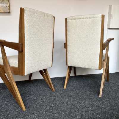 Pair of wooden compass feet armchairs. Italy 1960. Design attributed to Augusto Romano. A conservative restoration was carried out. In the style of Pierre Jeanneret, Chandigarh, Le Corbusier, Jean Prouvé, Charlotte Perriand, Jean Royère, Gio Ponti. mid-century modern chairs sofa