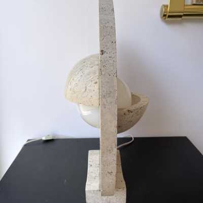 Mid-Century Totem table lamp in travertine and opaline glass. Italy 1970. design in the style of Targetti Sankey, Sciolari, Francesco Buzzi Ceriani, Stilnovo, Angelo Brotto for Esperia, Aldo Carlo Nason for Mazzega, Venini, Vistosi, La Murrina, Toni Zuccheri, Fontana Arte, Artemide, Arteluce, Arredoluce, Luigi Caccia Dominioni, Stilux. sconces chandelier floor lamp suspension