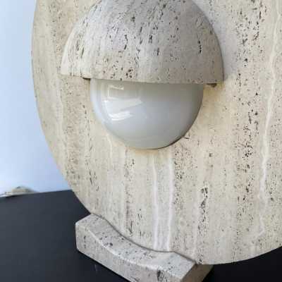 Mid-Century Totem table lamp in travertine and opaline glass. Italy 1970. design in the style of Targetti Sankey, Sciolari, Francesco Buzzi Ceriani, Stilnovo, Angelo Brotto for Esperia, Aldo Carlo Nason for Mazzega, Venini, Vistosi, La Murrina, Toni Zuccheri, Fontana Arte, Artemide, Arteluce, Arredoluce, Luigi Caccia Dominioni, Stilux. sconces chandelier floor lamp suspension