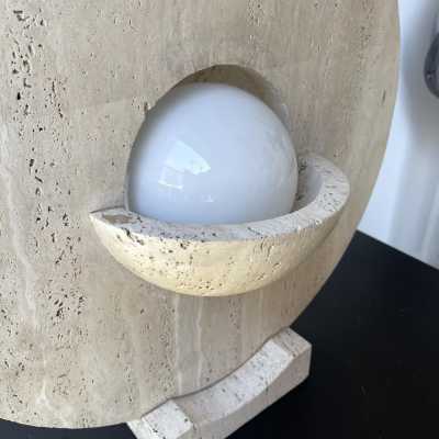 Mid-Century Totem table lamp in travertine and opaline glass. Italy 1970. design in the style of Targetti Sankey, Sciolari, Francesco Buzzi Ceriani, Stilnovo, Angelo Brotto for Esperia, Aldo Carlo Nason for Mazzega, Venini, Vistosi, La Murrina, Toni Zuccheri, Fontana Arte, Artemide, Arteluce, Arredoluce, Luigi Caccia Dominioni, Stilux. sconces chandelier floor lamp suspension