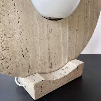Mid-Century Totem table lamp in travertine and opaline glass. Italy 1970. design in the style of Targetti Sankey, Sciolari, Francesco Buzzi Ceriani, Stilnovo, Angelo Brotto for Esperia, Aldo Carlo Nason for Mazzega, Venini, Vistosi, La Murrina, Toni Zuccheri, Fontana Arte, Artemide, Arteluce, Arredoluce, Luigi Caccia Dominioni, Stilux. sconces chandelier floor lamp suspension