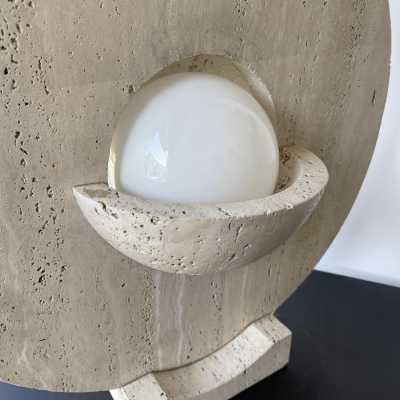 Mid-Century Totem table lamp in travertine and opaline glass. Italy 1970. design in the style of Targetti Sankey, Sciolari, Francesco Buzzi Ceriani, Stilnovo, Angelo Brotto for Esperia, Aldo Carlo Nason for Mazzega, Venini, Vistosi, La Murrina, Toni Zuccheri, Fontana Arte, Artemide, Arteluce, Arredoluce, Luigi Caccia Dominioni, Stilux. sconces chandelier floor lamp suspension