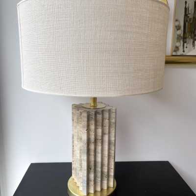 Pair of travertine and brass lamps. Italy 1990 in the style of the 1970s.