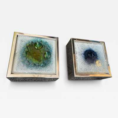 Pair of box sconces in stainless steel and bubbled glass. Holland 1970. design attributed to Raak. in the style of Venini, Vistosi, La Murrina, Seguso, Aldo Nason, Poliarte, Esperia, Angelo Brotto, Stilnovo, Arteluce, Arredoluce, Artemide, Pierre Cardin, Lumi, Luci, Angelo Lelii, Francesco Bocola, Superstudio, Enrico Tronconi, Mario Bellini, Harvey Guzzini, Luigi Massoni, Martinelli, Fabio Lenci. mid-century lamps floor lamp chandelier brass murano glass