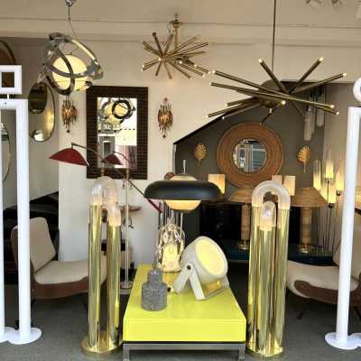 Pair of floor lamps in white lacquered metal model Boy & Girl by Remo Buti for Neofos. Italy 1980. in the style of Memphis group Michele De Lucchi, Matteo Thun, Marco Zanini, Aldo Cibic, Andrea Branzi, Shiro Kuramata, Martine Bedin Masanori Umeda, Joe Colombo, Arteluce, Arredoluce, Lumi, Luci, Rggiani, Sciolari, Pierre Cardin mid-century modern space age chandelier lamps brass metal chrome stainless steel 1970