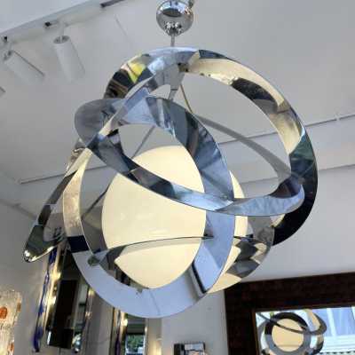 Space age saturn chandelier or suspension in chromed metal and opaline Murano glass. Italy 1970. in the style of Venini, Vistosi, Veronese, La Murrina, Stilux, Aldo Carlo Nason, Stilnovo, Joe Colombo, Arteluce, Arredoluce, Lumi, Luci, Rggiani, Sciolari, Werner Pantone, Luigi Colani, Raak, Angelo Lelii, Angelo Brotto, Esperia, Francesco Bocola, Superstudio, Enrico Tronconi, Mario Bellini, Harvey Guzzini, Luigi Massoni, Martinelli, Pierre Cardin, Fabio Lenci, Gio Ponti. floor lamp sconces