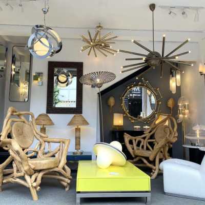 Space age saturn chandelier or suspension in chromed metal and opaline Murano glass. Italy 1970. in the style of Venini, Vistosi, Veronese, La Murrina, Stilux, Aldo Carlo Nason, Stilnovo, Joe Colombo, Arteluce, Arredoluce, Lumi, Luci, Rggiani, Sciolari, Werner Pantone, Luigi Colani, Raak, Angelo Lelii, Angelo Brotto, Esperia, Francesco Bocola, Superstudio, Enrico Tronconi, Mario Bellini, Harvey Guzzini, Luigi Massoni, Martinelli, Pierre Cardin, Fabio Lenci, Gio Ponti. floor lamp sconces