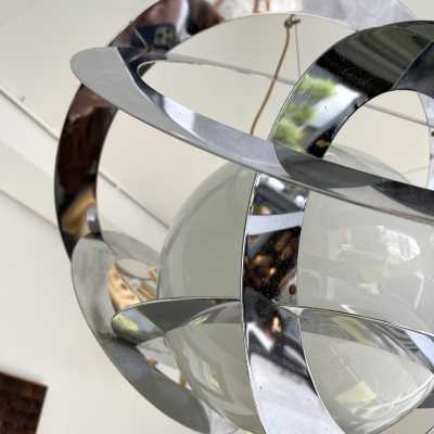 Space age saturn chandelier or suspension in chromed metal and opaline Murano glass. Italy 1970. in the style of Venini, Vistosi, Veronese, La Murrina, Stilux, Aldo Carlo Nason, Stilnovo, Joe Colombo, Arteluce, Arredoluce, Lumi, Luci, Rggiani, Sciolari, Werner Pantone, Luigi Colani, Raak, Angelo Lelii, Angelo Brotto, Esperia, Francesco Bocola, Superstudio, Enrico Tronconi, Mario Bellini, Harvey Guzzini, Luigi Massoni, Martinelli, Pierre Cardin, Fabio Lenci, Gio Ponti. floor lamp sconces