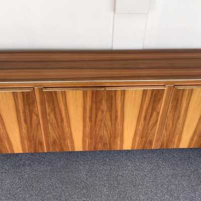 Sideboard or sideboard in solid wood and brass. Italy 1980. design attributed to Gervasoni.