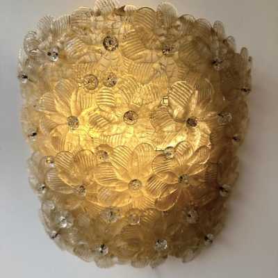 Pair of Murano glass and gold leaf flower sconces by Barovier & Toso. Italy 1970. in the style of Biancardi and Jordan Arte, Longobard, Venini, Vistosi, La Murrina, Aldo Carlo Nason for Mazzega Murano, Toni Zuccheri for Veart, Stilnovo, Joe Colombo, Arteluce, Arredoluce, Lumi, Luci, Rggiani, Sciolari, Werner Pantone, Luigi Colani, Raak, Angelo Lelii sconces lamp lightning chandelier floor mid-century modern italy 1970 1960 1980