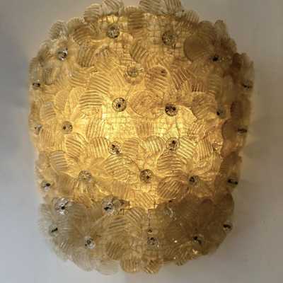 Pair of Murano glass and gold leaf flower sconces by Barovier & Toso. Italy 1970. in the style of Biancardi and Jordan Arte, Longobard, Venini, Vistosi, La Murrina, Aldo Carlo Nason for Mazzega Murano, Toni Zuccheri for Veart, Stilnovo, Joe Colombo, Arteluce, Arredoluce, Lumi, Luci, Rggiani, Sciolari, Werner Pantone, Luigi Colani, Raak, Angelo Lelii sconces lamp lightning chandelier floor mid-century modern italy 1970 1960 1980