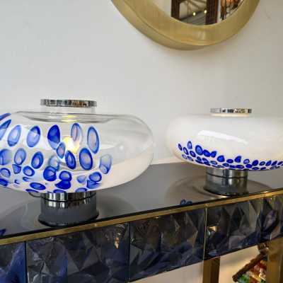Pair of mid-century space age UFO lamps in Murano glass and chromed metal by Esperia. Italy 1970. in the style of Venini, Vistosi, La Murrina, Seguso, Aldo Nason, Poliarte, Carlo Aldo Nason for Mazzega, Stilnovo, Arteluce, Arredoluce, Artemide, Pierre Cardin, Lumi, Luci, Raak, Angelo Lelli Lelii, Francesco Bocola , Superstudio, Enrico Tronconi, Mario Bellini, Harvey Guzzini, Luigi Massoni, Martinelli, Fabio Lenci, Gio Ponti. brass stainless steel floor lamp chandelier pendant lightning mid-century modern