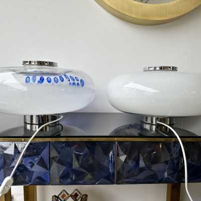 Pair of mid-century space age UFO lamps in Murano glass and chromed metal by Esperia. Italy 1970. in the style of Venini, Vistosi, La Murrina, Seguso, Aldo Nason, Poliarte, Carlo Aldo Nason for Mazzega, Stilnovo, Arteluce, Arredoluce, Artemide, Pierre Cardin, Lumi, Luci, Raak, Angelo Lelli Lelii, Francesco Bocola , Superstudio, Enrico Tronconi, Mario Bellini, Harvey Guzzini, Luigi Massoni, Martinelli, Fabio Lenci, Gio Ponti. brass stainless steel floor lamp chandelier pendant lightning mid-century modern